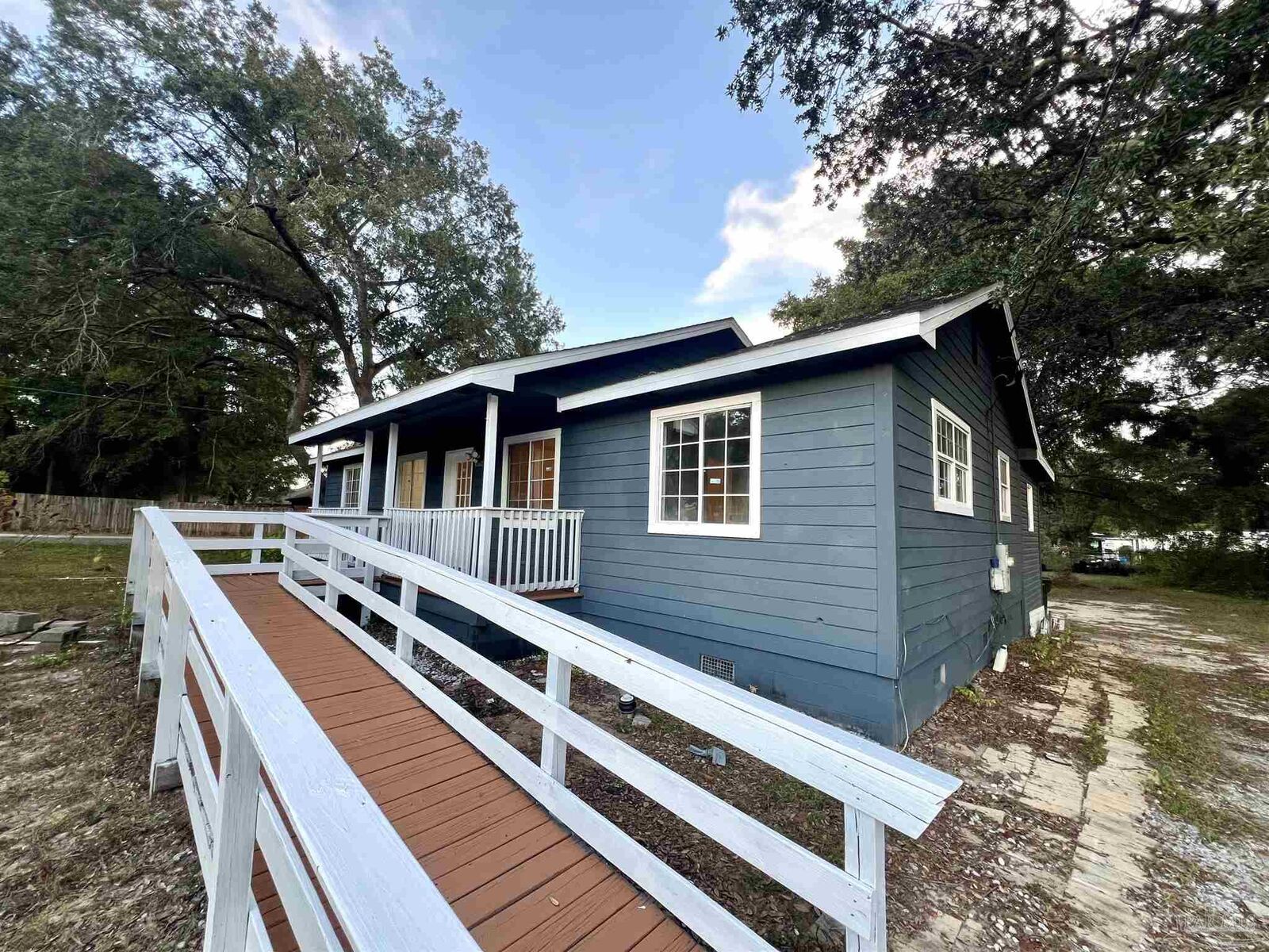 Property Photo: 5796 Washington St FL 32570