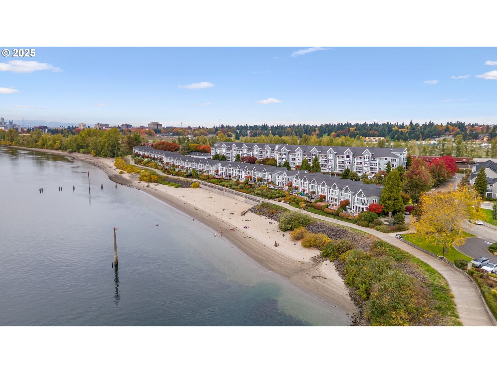 Property Photo: 520 SE Columbia River Dr 212 WA 98661