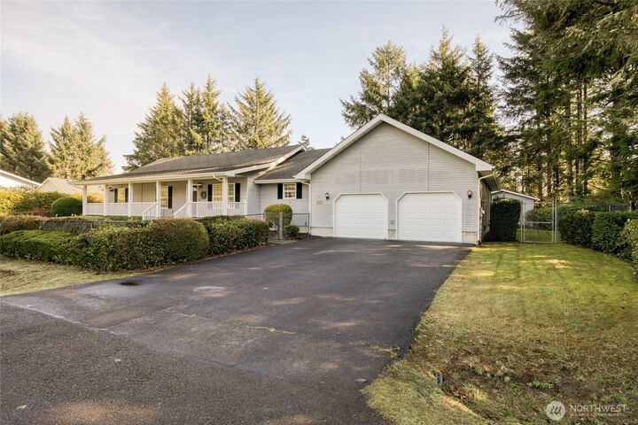 Property Photo:  646  Woodland Loop NE  WA 98569