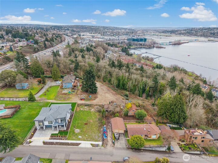 Property Photo:  1409 N 24th Street  WA 98056