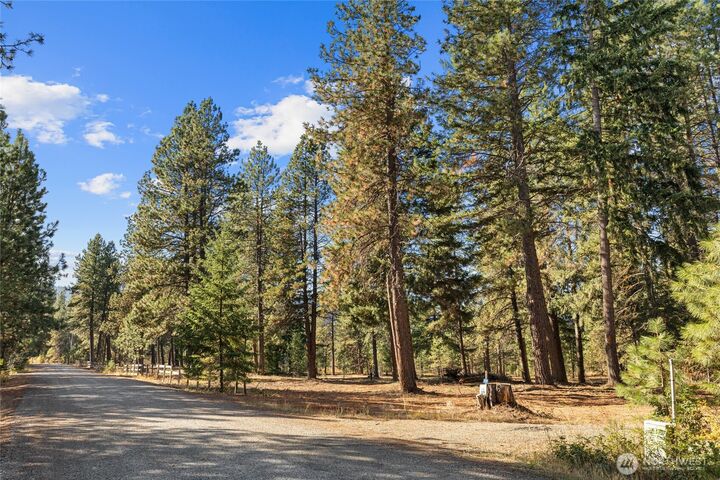 Property Photo:  101  Book Lane  WA 98922