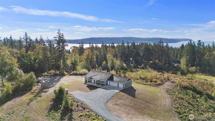 Property Photo:  2218  Corsair Lane  WA 98277