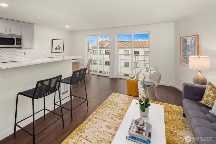 Property Photo:  3318  30th Avenue SW A502  WA 98126