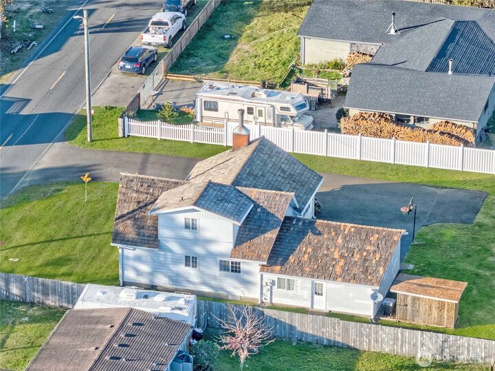 Property Photo:  4200  N Place  WA 98644 