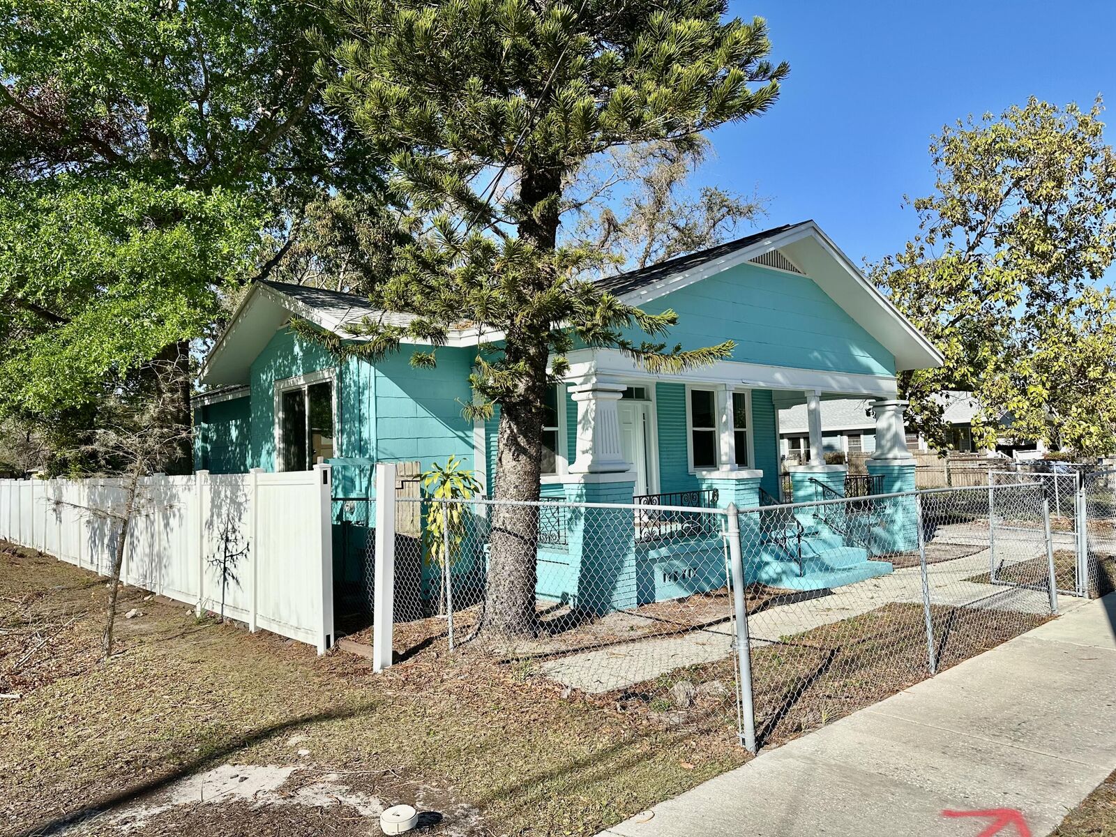 Property Photo:  1504 E 33rd Avenue  FL 33610