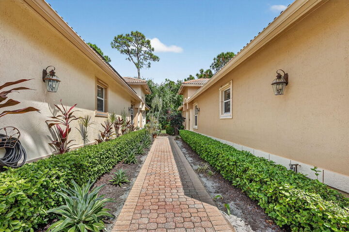 Property Photo:  7328 Sea Pines Court  FL 34986 