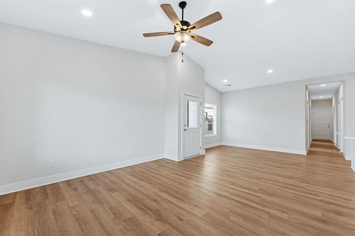 Photo de la propriété: 843 S Wybern St KS 67147-8977