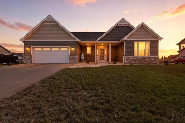 Property Photo: 3189 South Warbler Court WI 53511