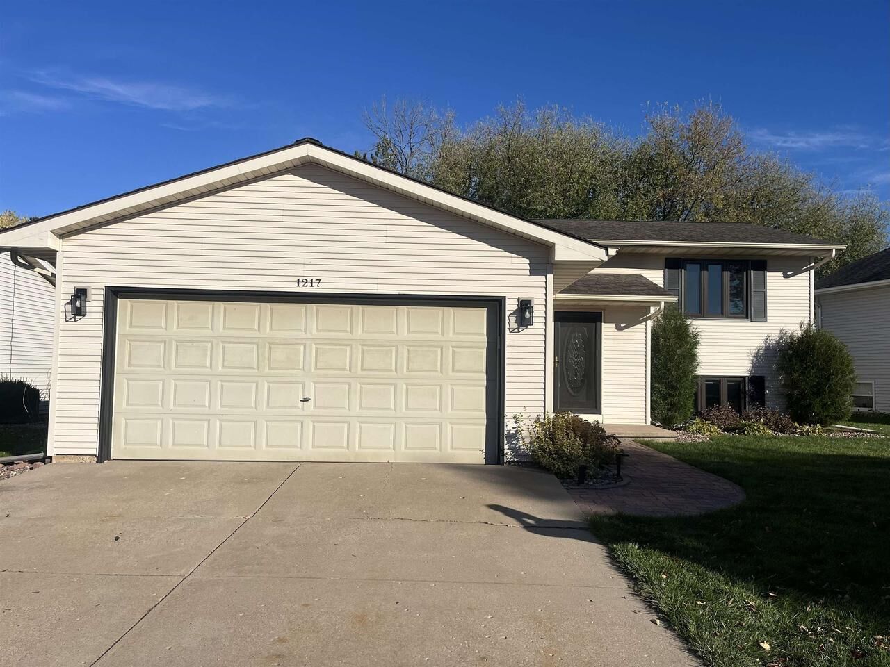 Property Photo:  1217 Wheatfield Way  WI 54904 