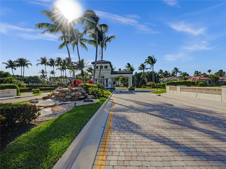 Property Photo:  16291 Bristol Pointe Dr  FL 33446