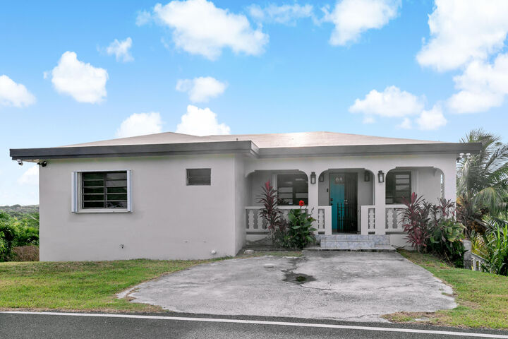 Property Photo:  79 La Reine Ki  VI 00820