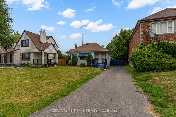 Property Photo:  107 Wilson Road N  ON L1G 6E1 