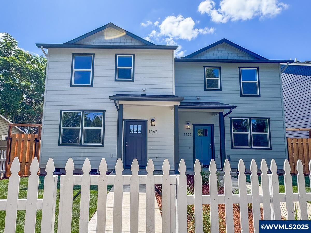 Property Photo:  1162 (1166) 7th St NW  OR 97304 