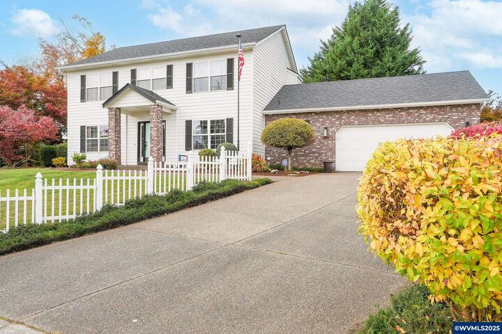 Property Photo:  503 SW Mistmaiden Ct  OR 97385 