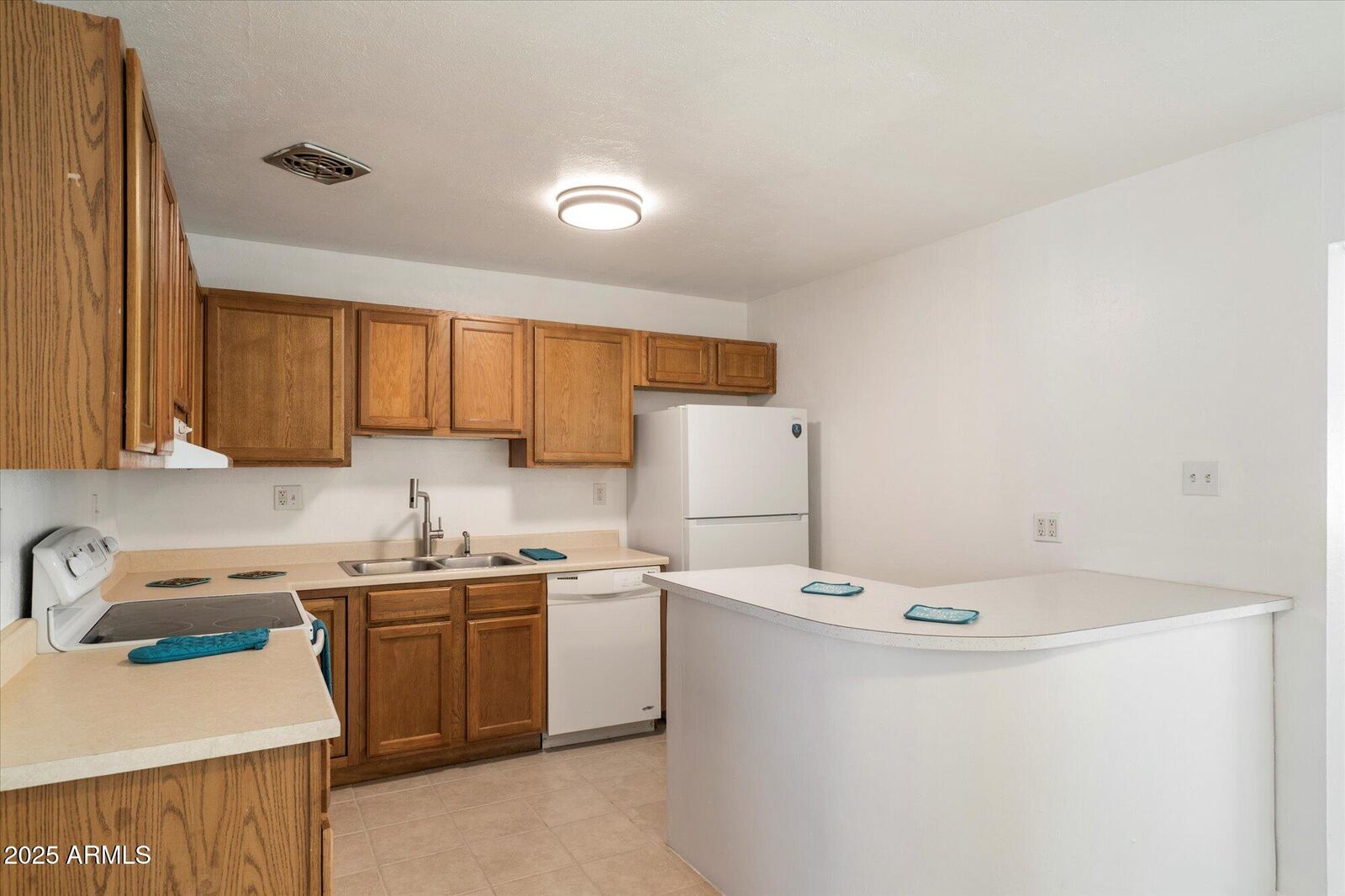 Property Photo: 621 E Papago Drive AZ 85288