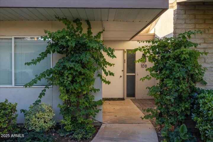 Property Photo: 4800 N 68th Street 108 AZ 85251