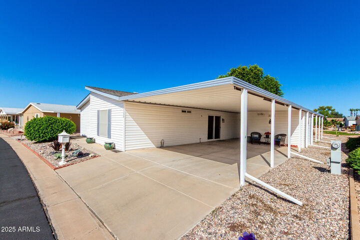Property Photo: 868 E Tee Street AZ 85140