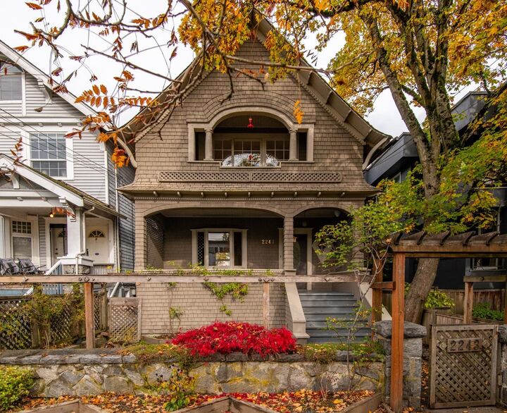 Property Photo: 2243 W 5th Avenue BC V6K 1S4