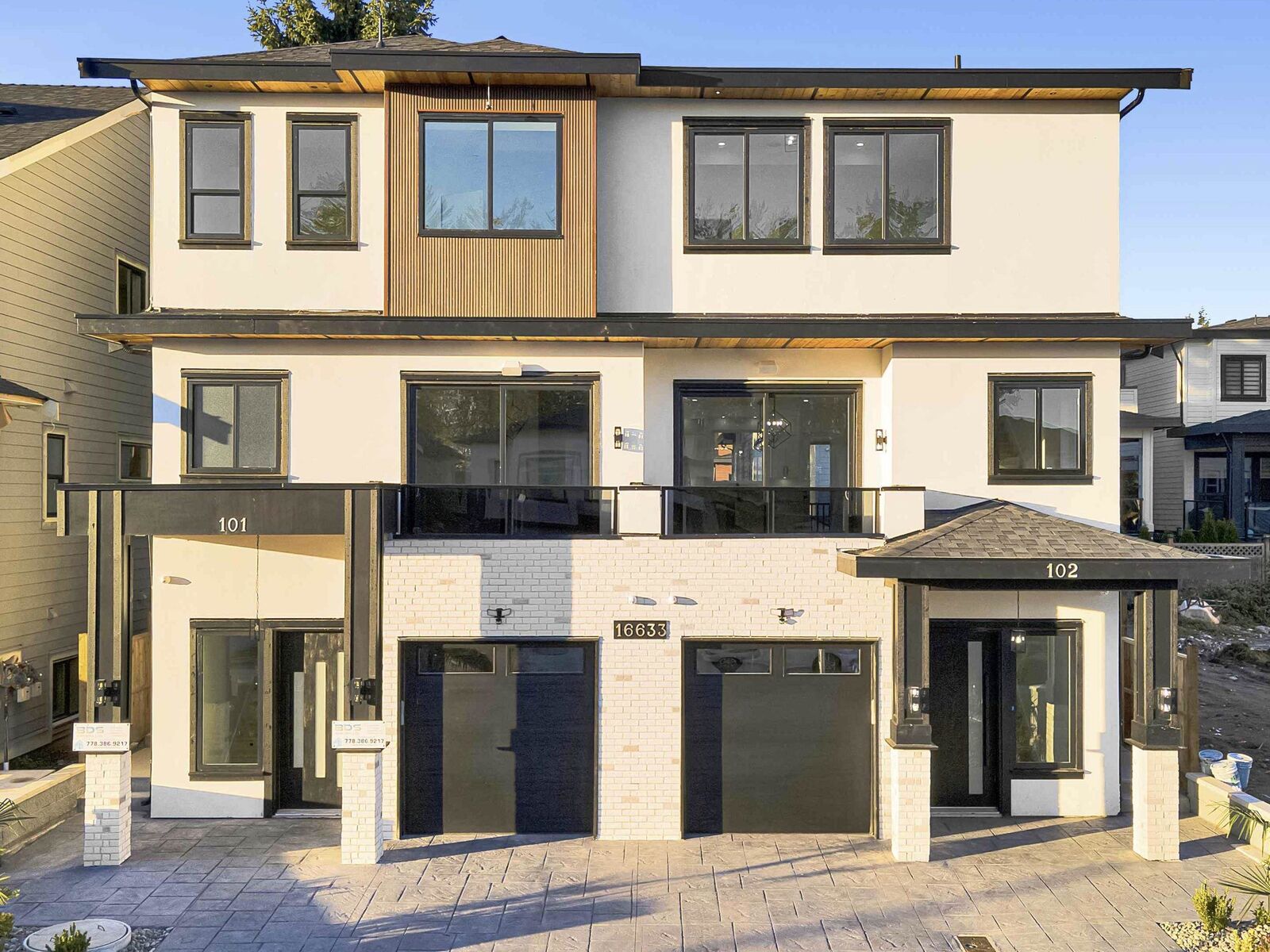 Photo de la propriété:  16633 18A Avenue 102  BC V3Z 1A2 