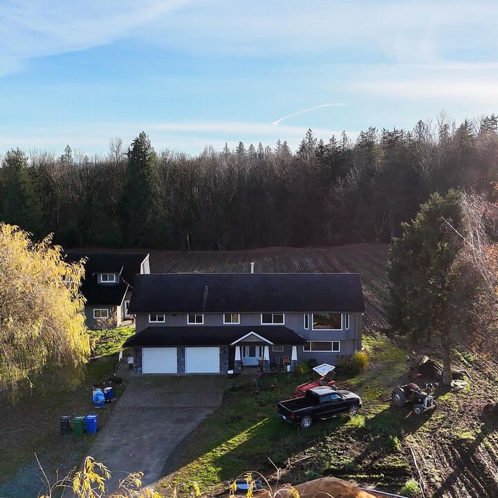 Property Photo: 29914 Glengarrry Avenue BC V4X 1Z7