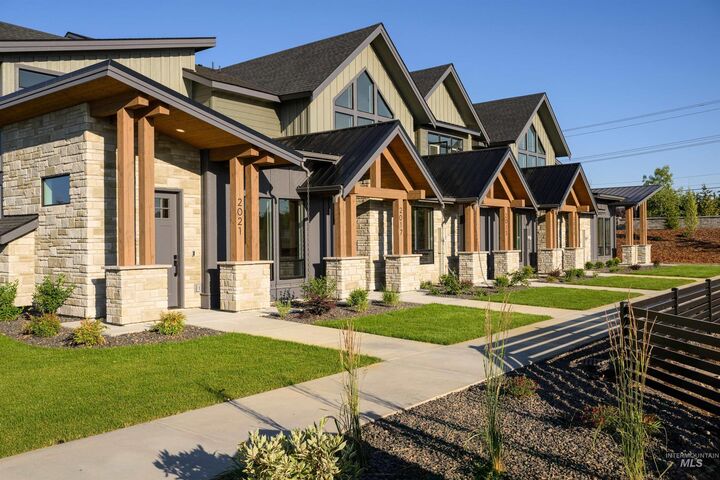 2154 W Freya Court  Eagle ID 83616-1319 photo