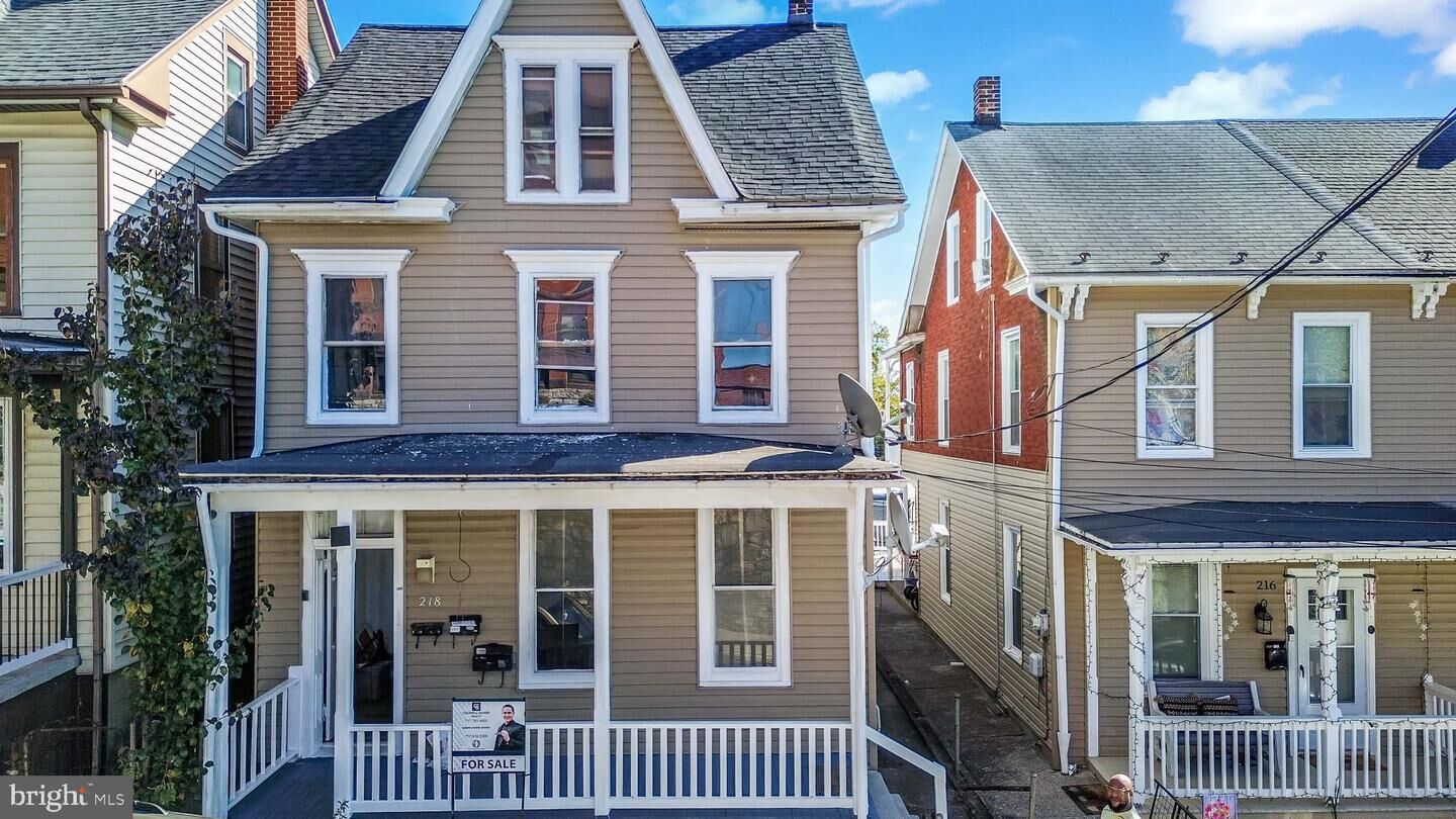 Property Photo:  218 Elm Street  PA 17113