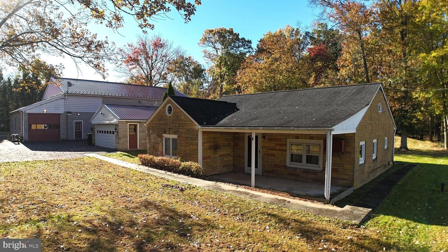 Property Photo:  1692 Chestnut Ridge Road  PA 18972