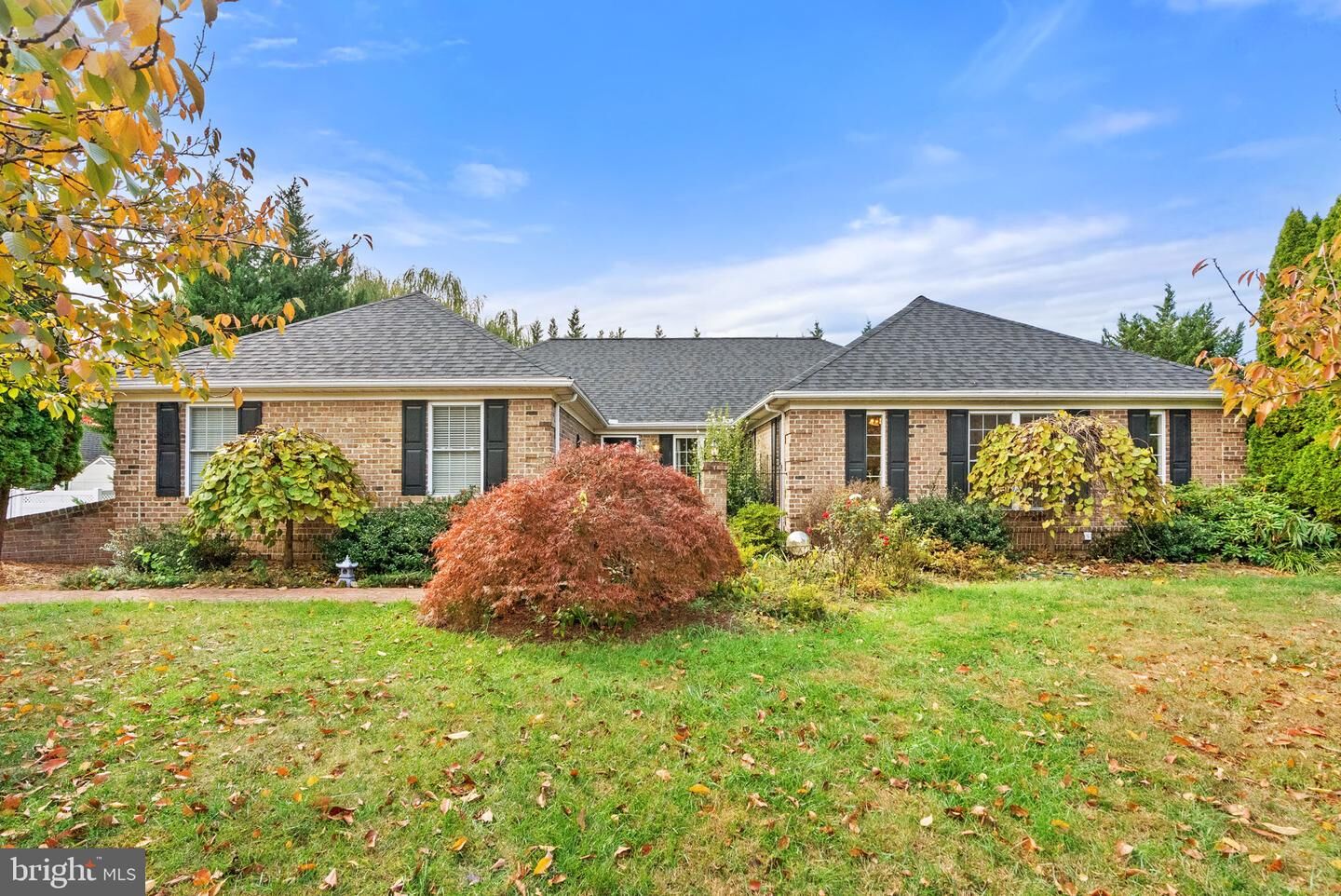 Property Photo:  212 Fairfield Drive  VA 22602 