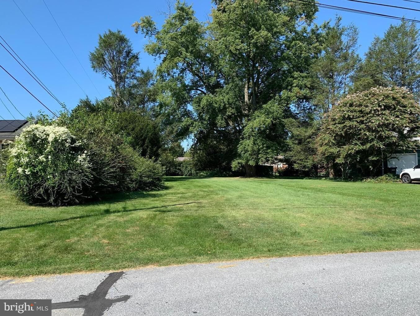 Property Photo:  2024 Meadow Ridge Drive  PA 17601 