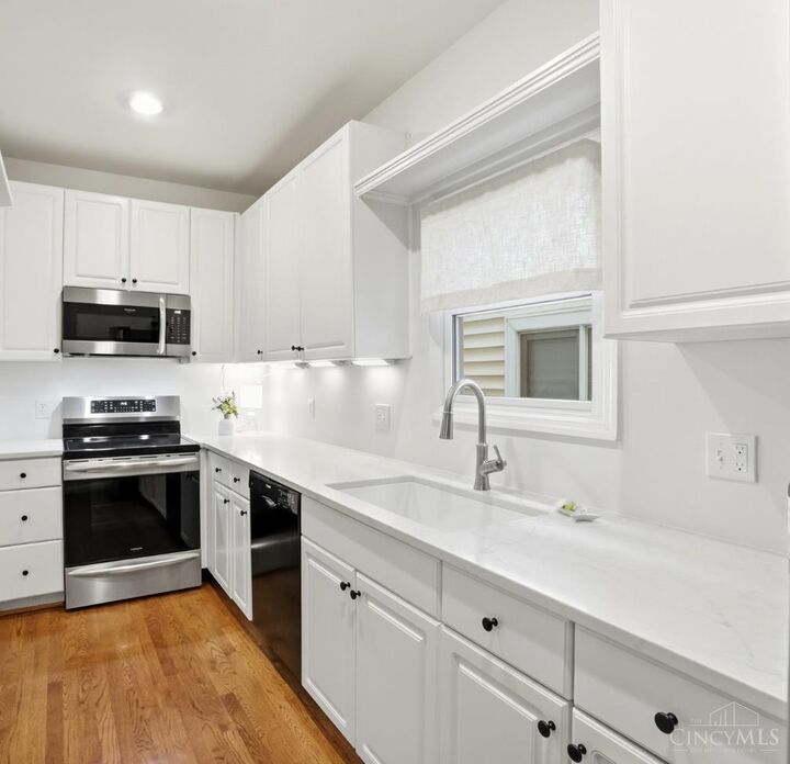 Property Photo: 542 Missouri Avenue OH 45226