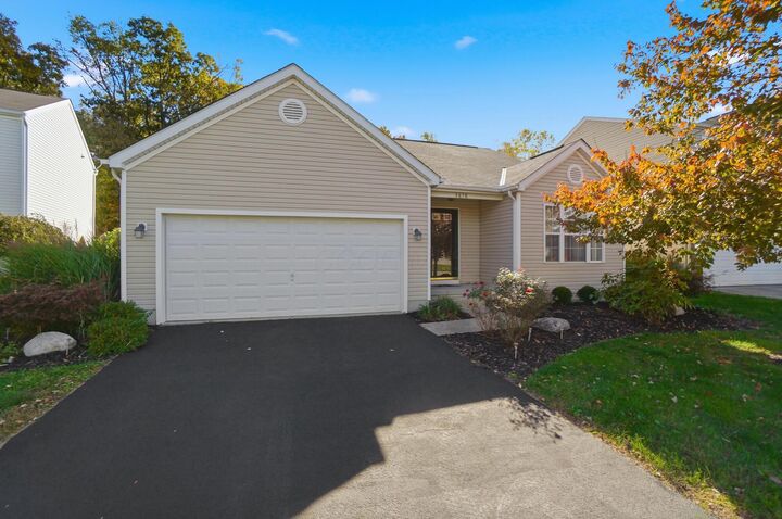 Property Photo:  3878 Willow Branch Drive  OH 43110