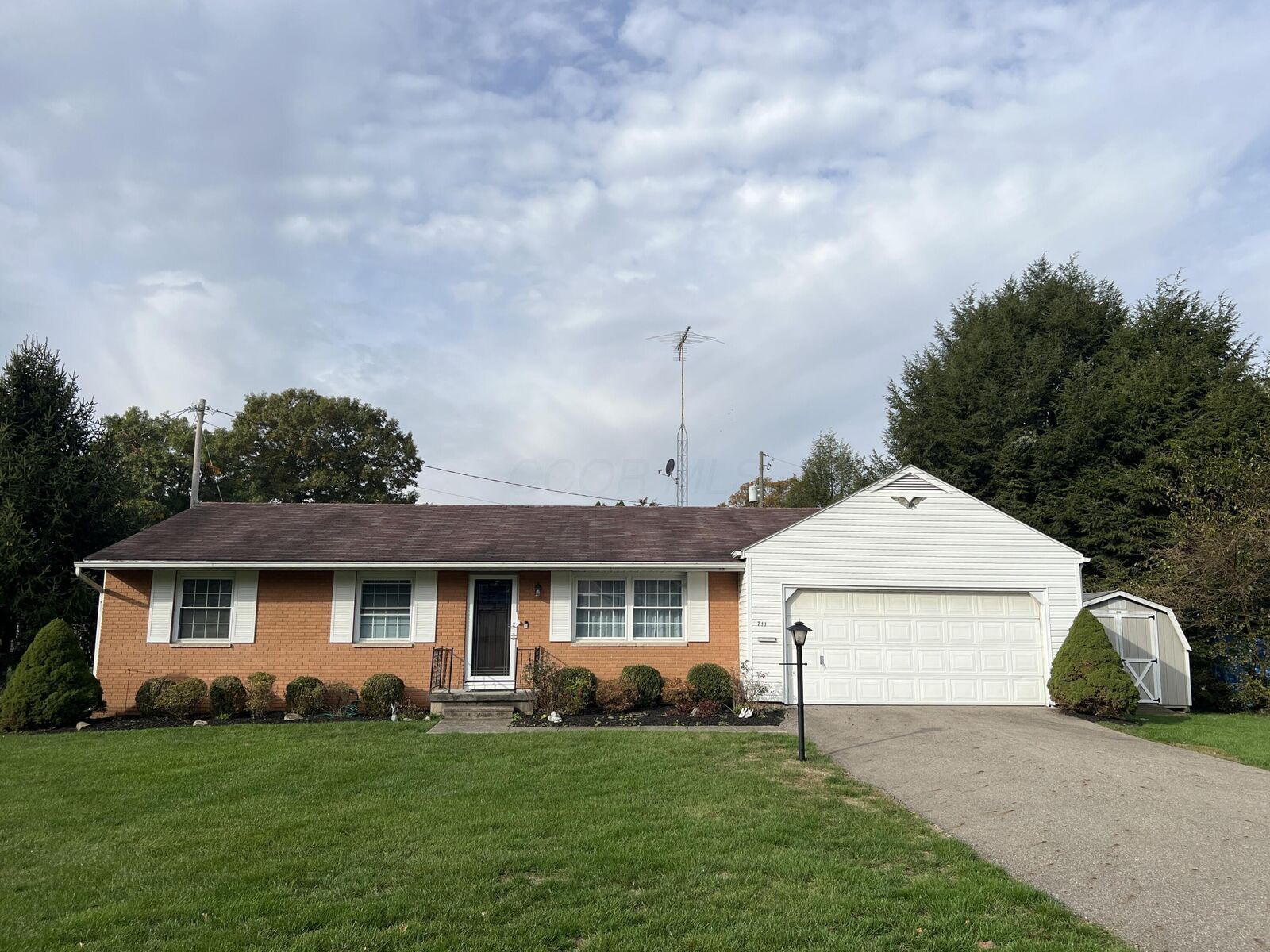 Property Photo:  711 Sherwick Road  OH 43055