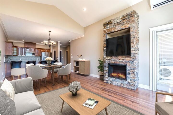 Property Photo: 33755 7th 307 BC V2V 0A4