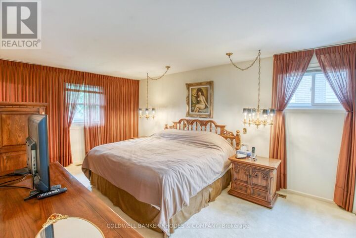 Property Photo: 2005 Neepawa Avenue ON K2A 3L4