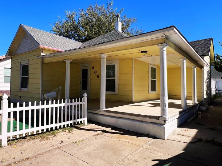 Property Photo:  806 3rd Ave  KS 67801 