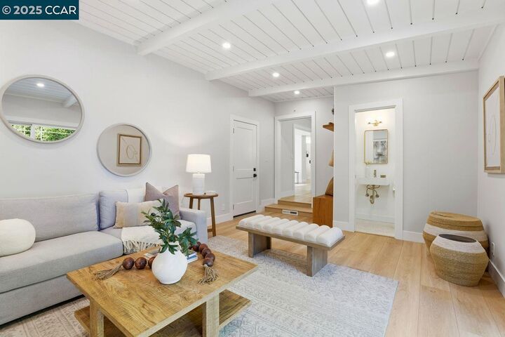 Property Photo:  120 Paraiso Dr  CA 94526