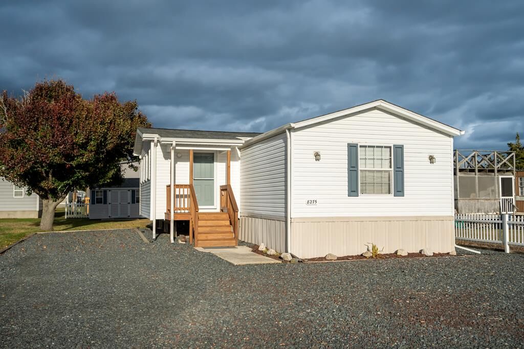 Property Photo:  8275 Seaweed Dr  VA 23336 