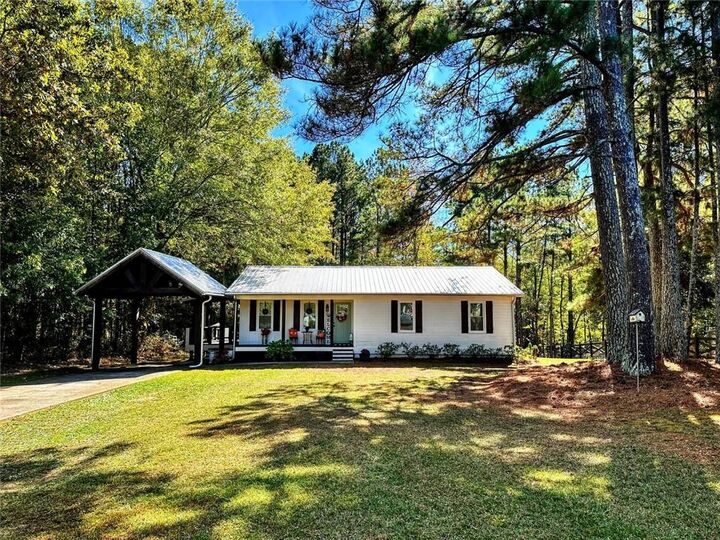 Property Photo:  28 Hickory Trail  GA 30179