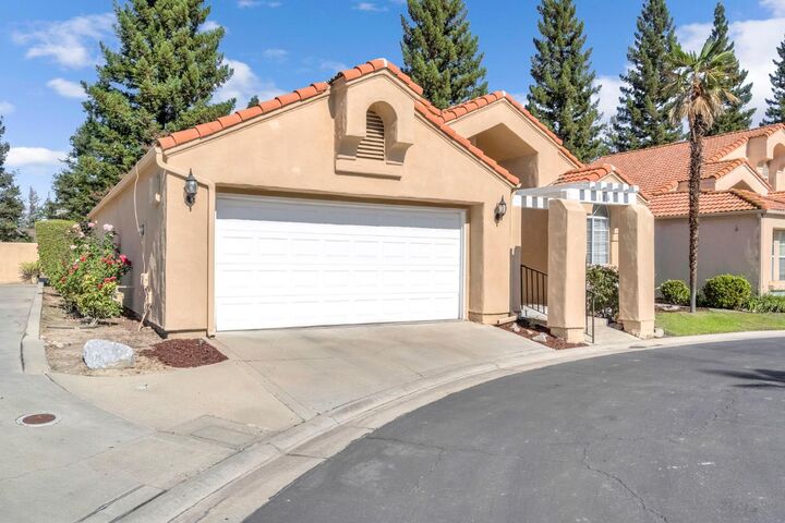 Property Photo:  645 E Champlain Drive 106  CA 93730 