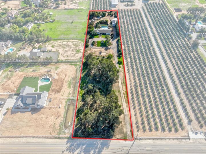 Property Photo:  13717 E Shaw Avenue  CA 93657