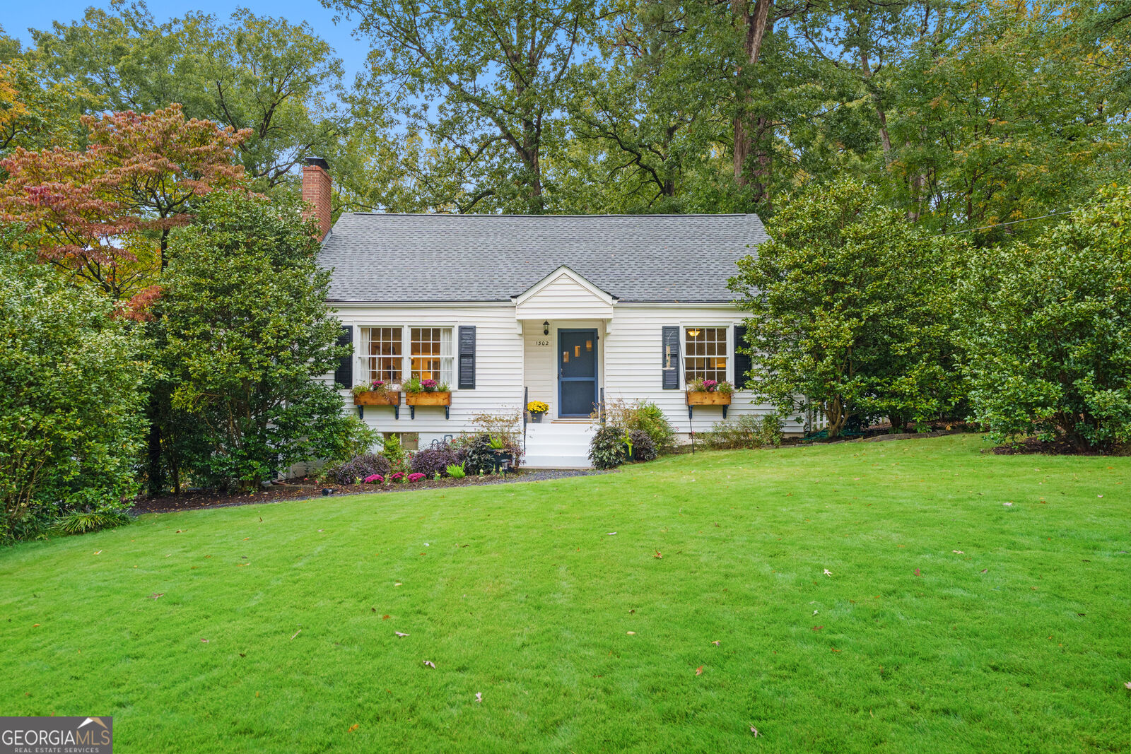 Property Photo:  1302 Roxboro Drive NE  GA 30324 