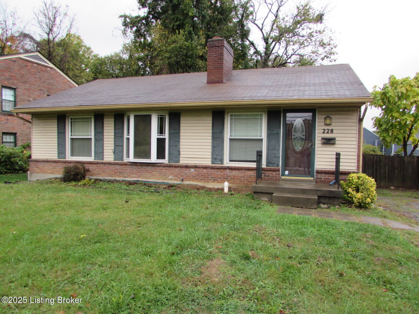 Property Photo:  228 N Birchwood Ave  KY 40206