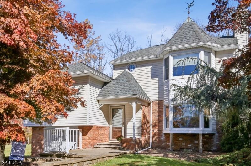 Property Photo:  4 Ledgewood Trl  NJ 07405