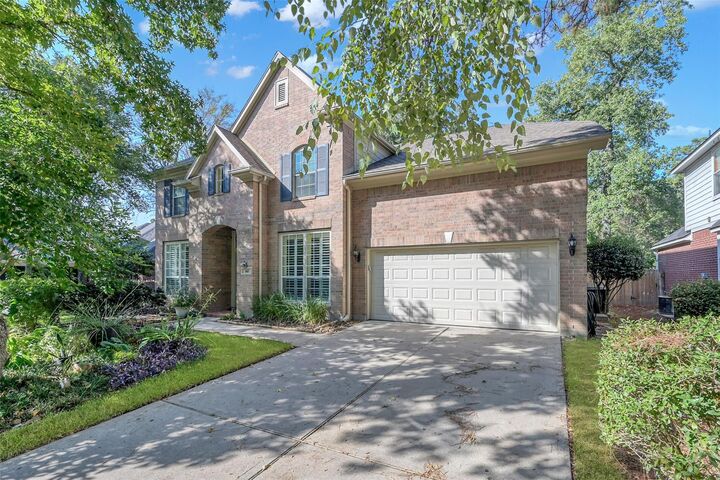 143 S Goldenvine Circle  The Woodlands TX 77382 photo