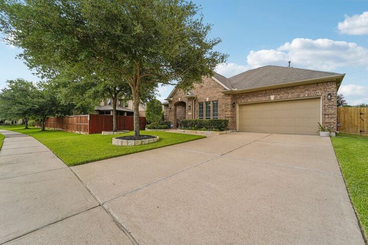 Property Photo: 3511 Winding Point Lane TX 77494