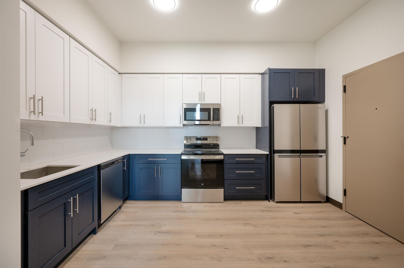 Property Photo:  857 Bergen Ave 204  NJ 07306 