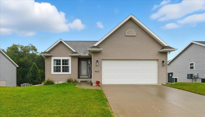 4652 Loren Drive  Cedar Falls IA 50613 photo