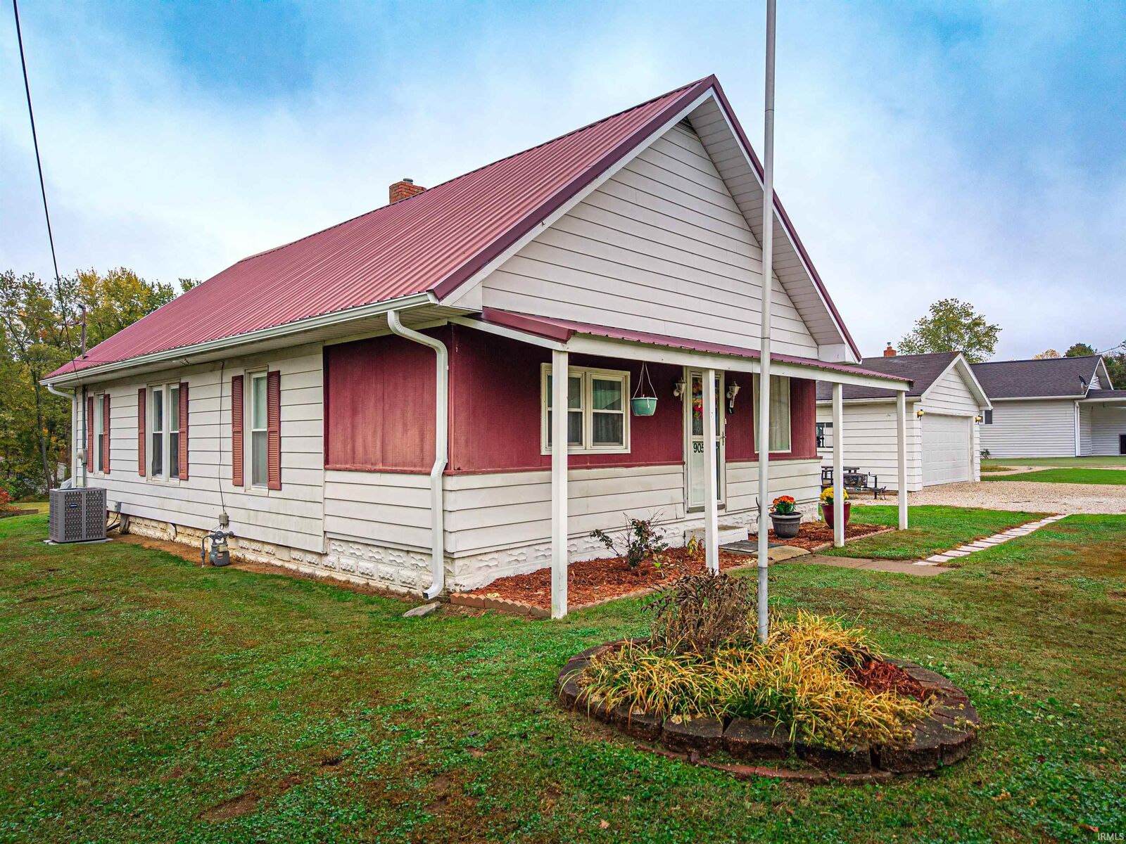 Property Photo:  905 E Jasper Road  IN 47598