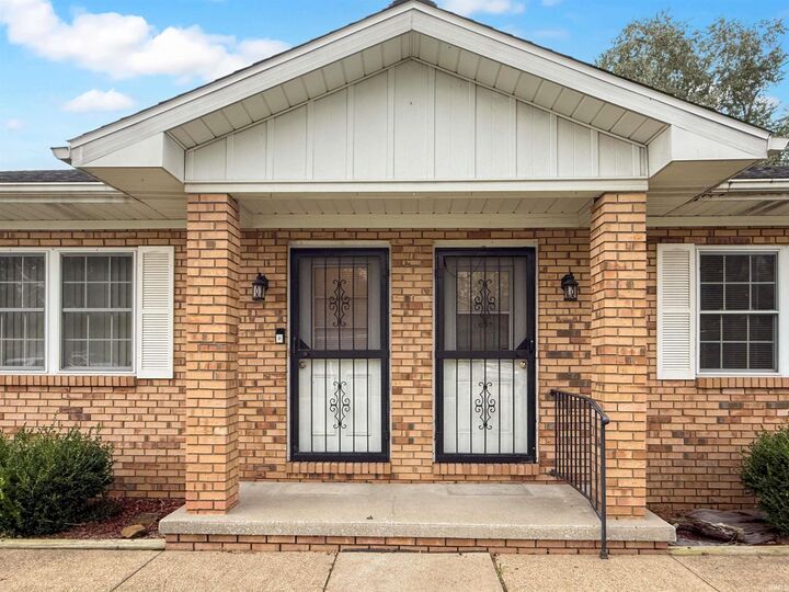 Property Photo: 213 215 Lorshelna Drive IN 47711