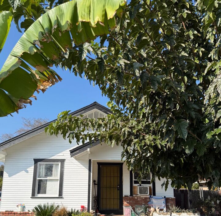 Property Photo:  11880 1st Place  CA 93230